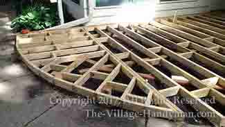 Construction of a curved patio deck frame